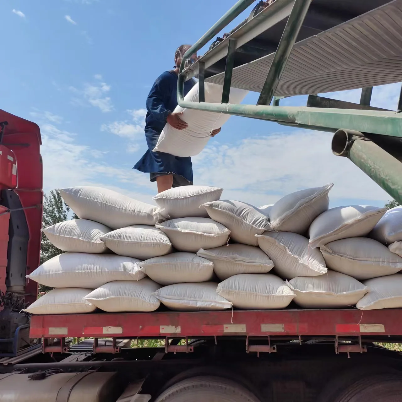 Lightweight Expanded Perlite Aggregate for Thermal Insulation and Lightweight Concrete