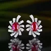 Boucle d'oreille en or 18 carats avec rubis naturel et diamant