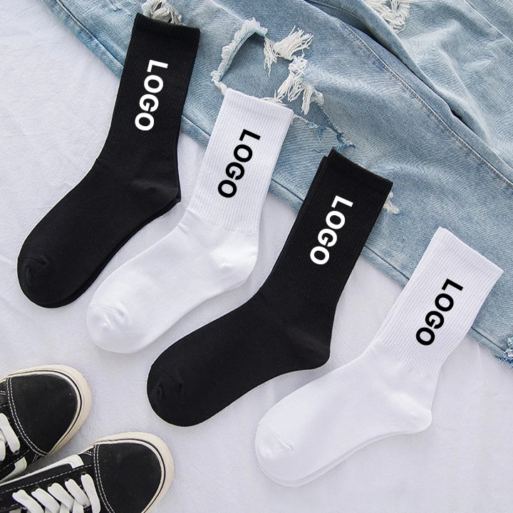 2023 дешевые оптовые носки высокого уровня внешнего вида простые пользовательские высококачественные для женщин