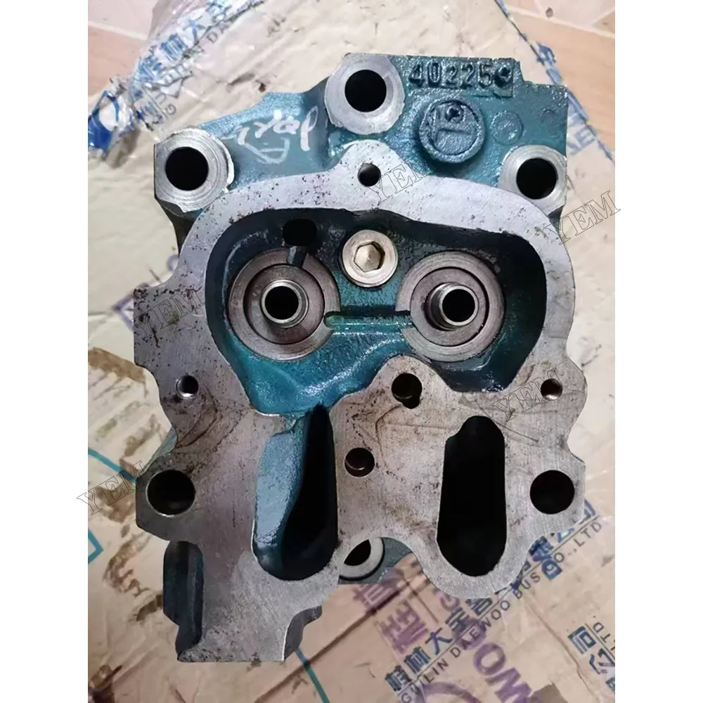 Cylinder Head for Doosan P158LE Engine Repair Kit