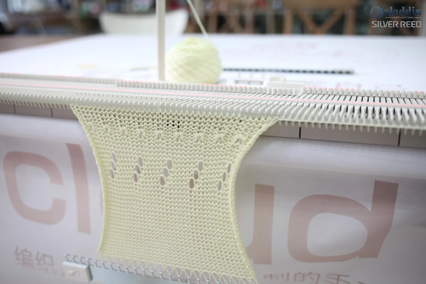 Recruiting Agents Beginner Hand-Driven Weaving Machinery for Home Use Condition Knitting Machine for Silver Reed LK150