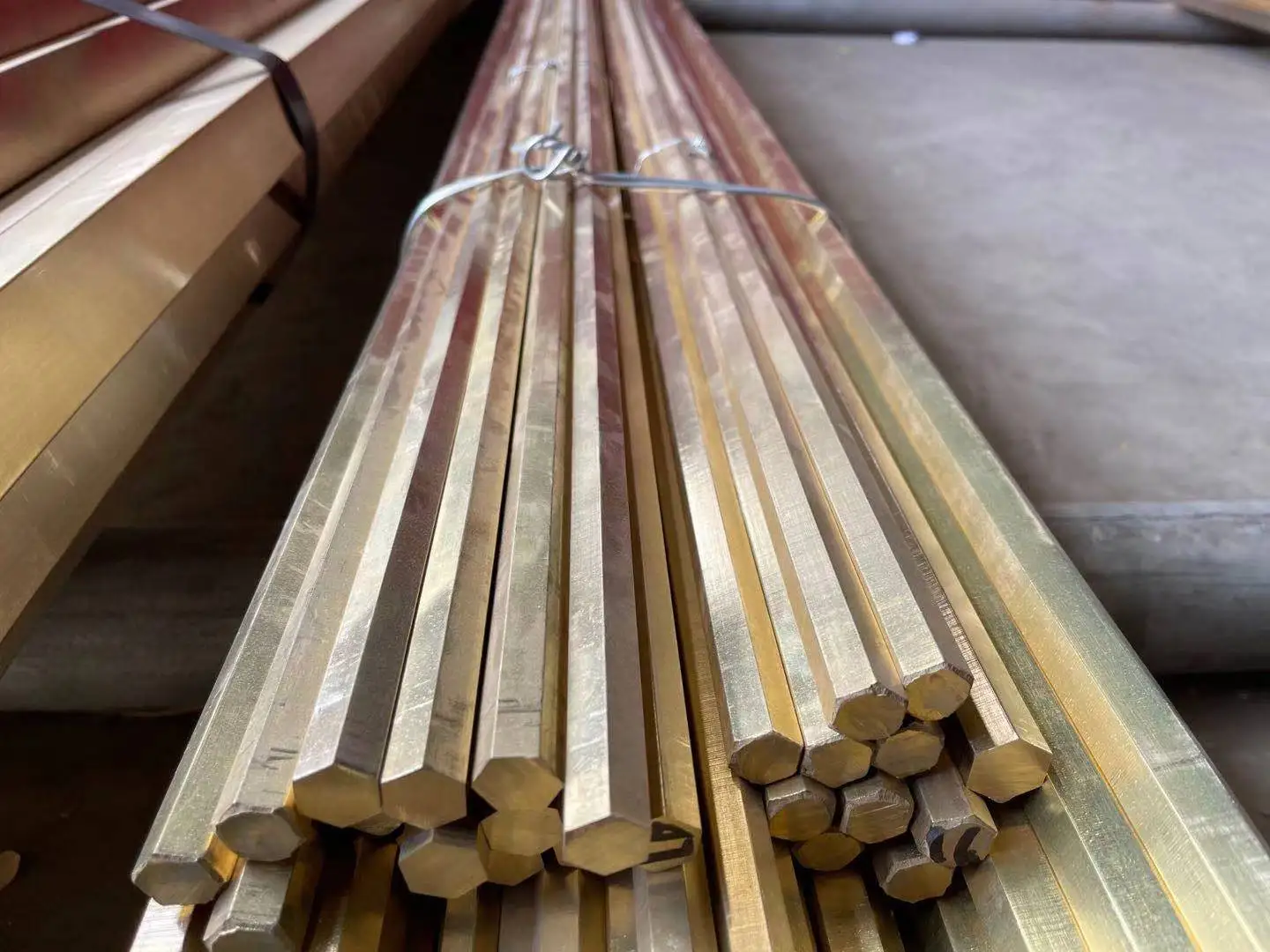 CuAl5 (Maker)Aluminium Bronze Rods 0.15mm To 10mm Dia Bronze Bar Cooper Rod/copper Bar/brass Rod Factory Price