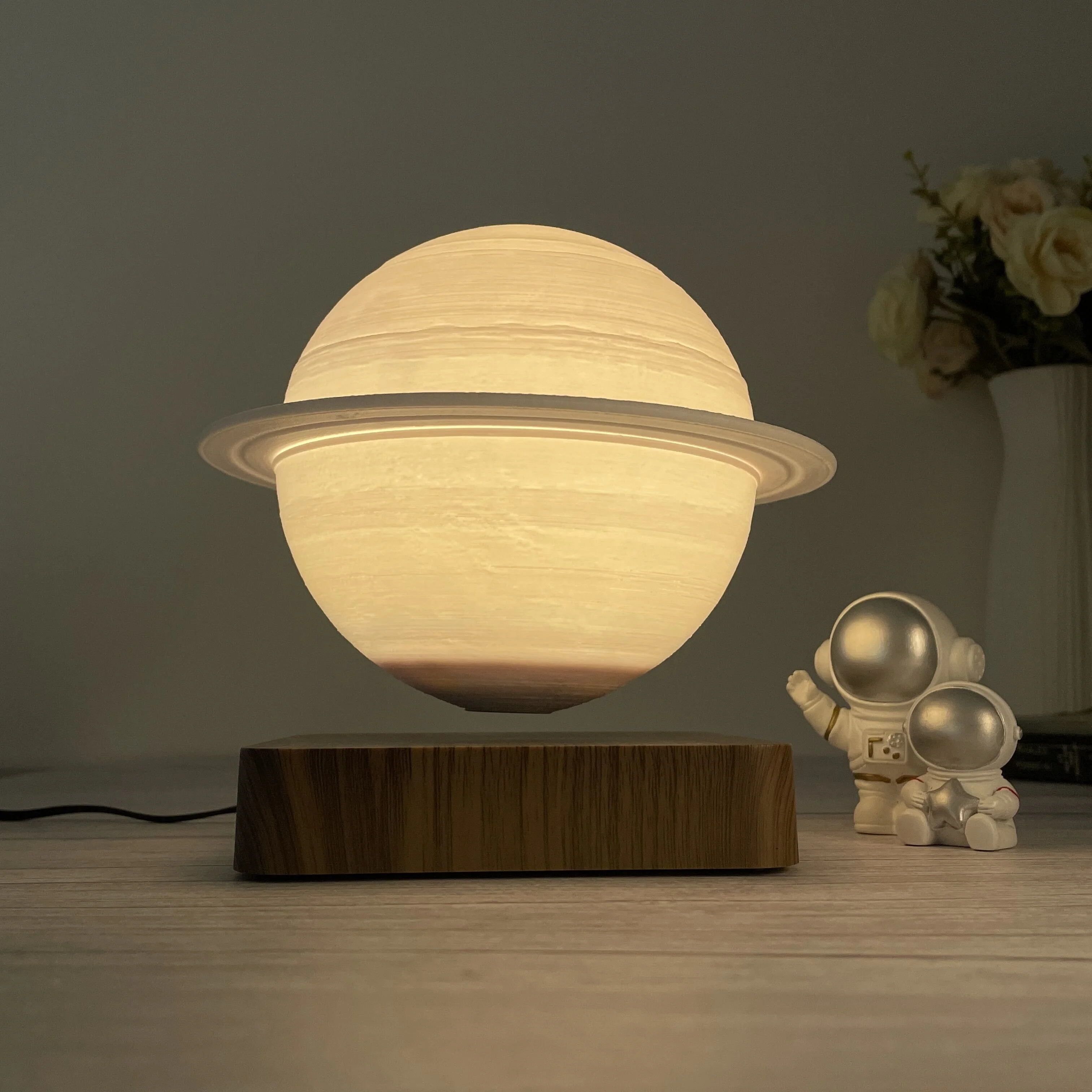 Saturn Magnetic Lamp