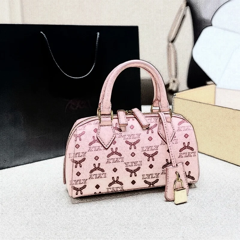 High-end Women’s Summer New European Vintage Printed PU Shell Single Zipper Letter Classic Shoulder Handbag Polyester Lining