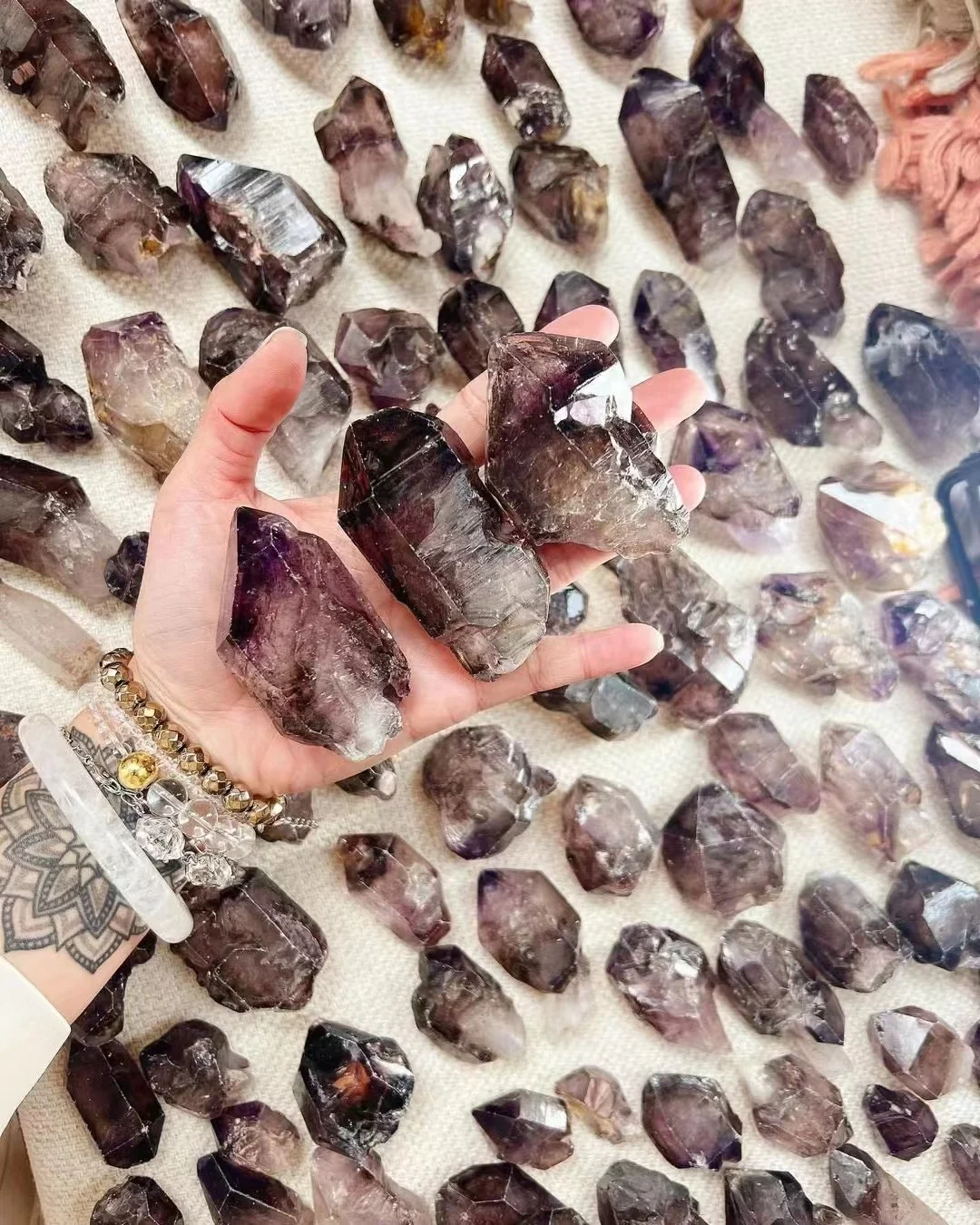 Natural High Frequency Energy Crystal Healing Stone Super Seven Backbone Crystal Raw  Stone Specimen