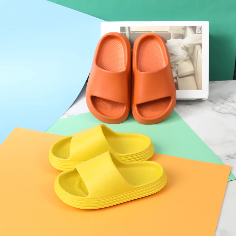 2021 Children's  Slippers boy slides grils sandle Solid Color Slides Silent Slippers  both indoor and outdoor kids slide sandals