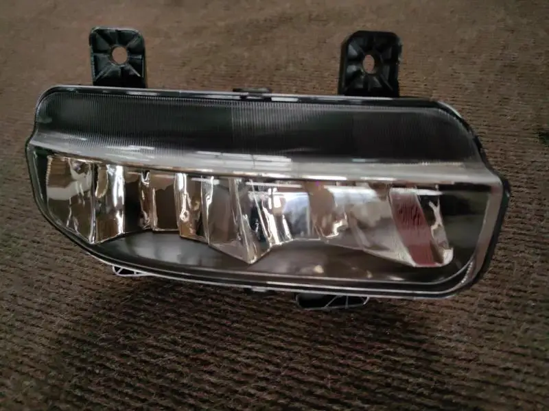 Cost-Effective Fog Lamp for Chrysler Pacifica 2021 | Durable ABS Plastic Replacement with Plug-and-Play Installation