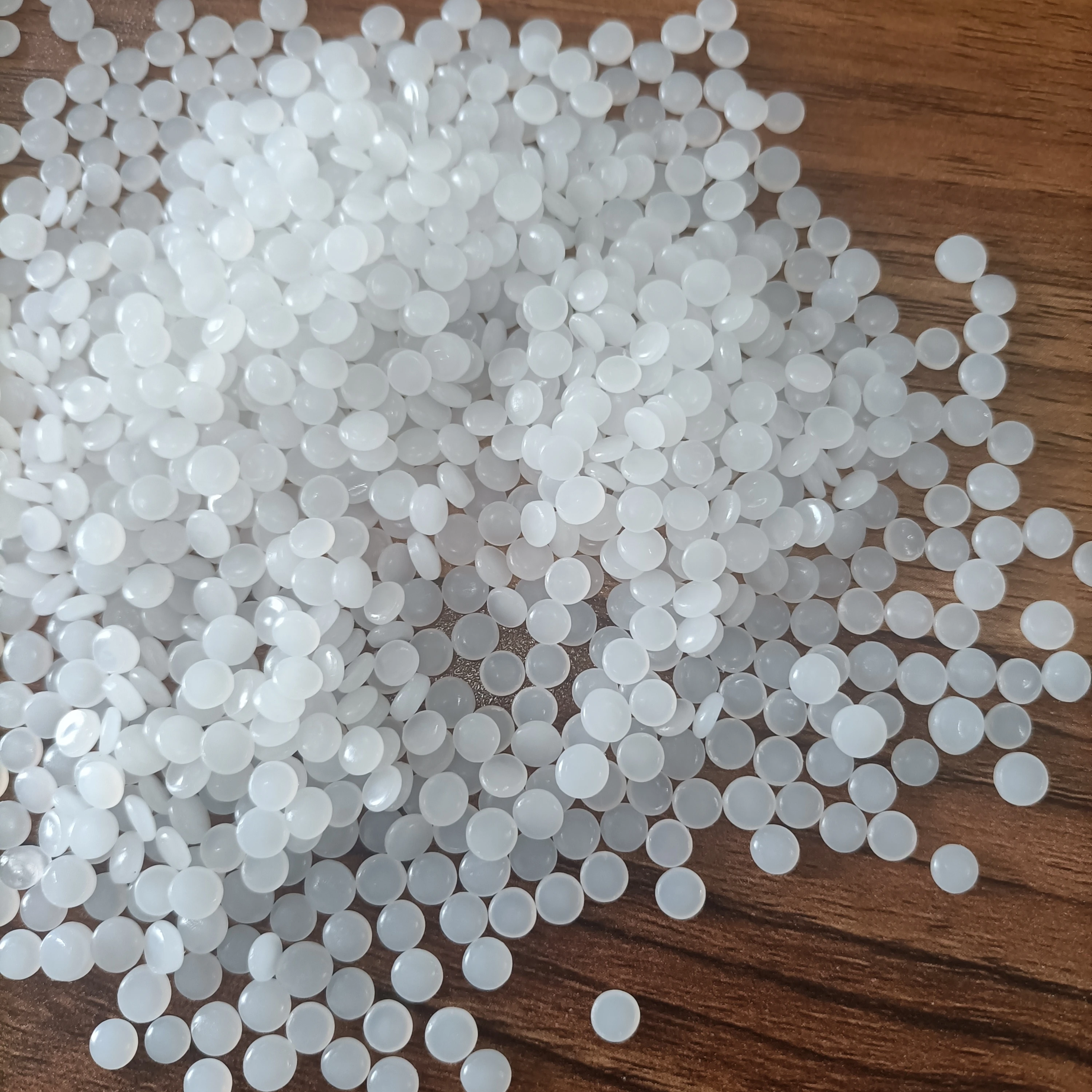 Низкая цена гранулы Hdpe натуральные Hdpe/Ldpe/Lldpe/Pp/Abs/Ps пластикового сырья