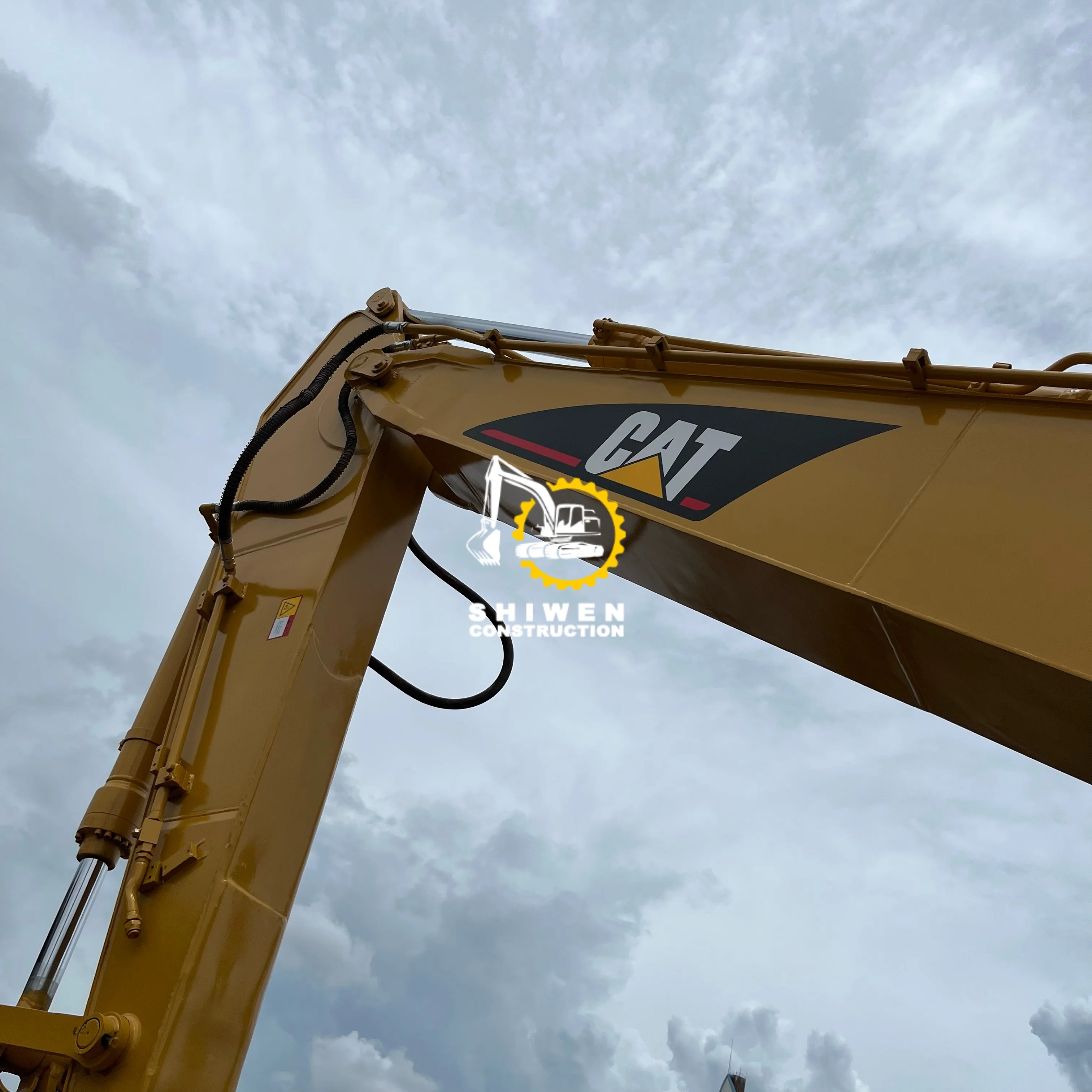Used Amphibious Excavator Dredger CAT 320, CAT 320C 320CL 320D 320D2 Excavator, River Sand Dredging Machine Pontoon Boat Sides