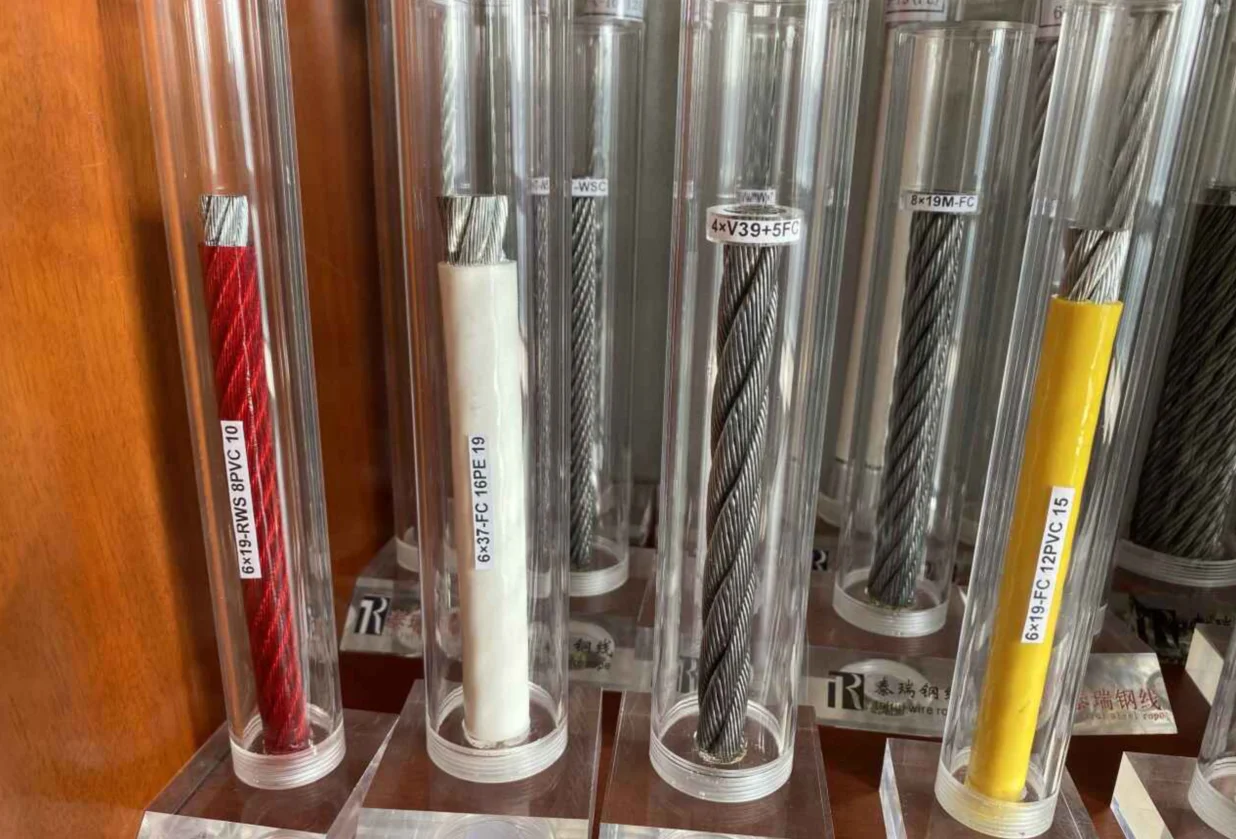 トラスコ中山/TRUSCO コーティングステンレスケーブルタイ W7.9X362L TBSTC362L(4507096) 入数：1袋(100本入) JAN：4989999279733 ＴＲＵＳＣＯ コーティングステンレスケーブルタイ Ｗ４．６Ｘ６７９Ｌ