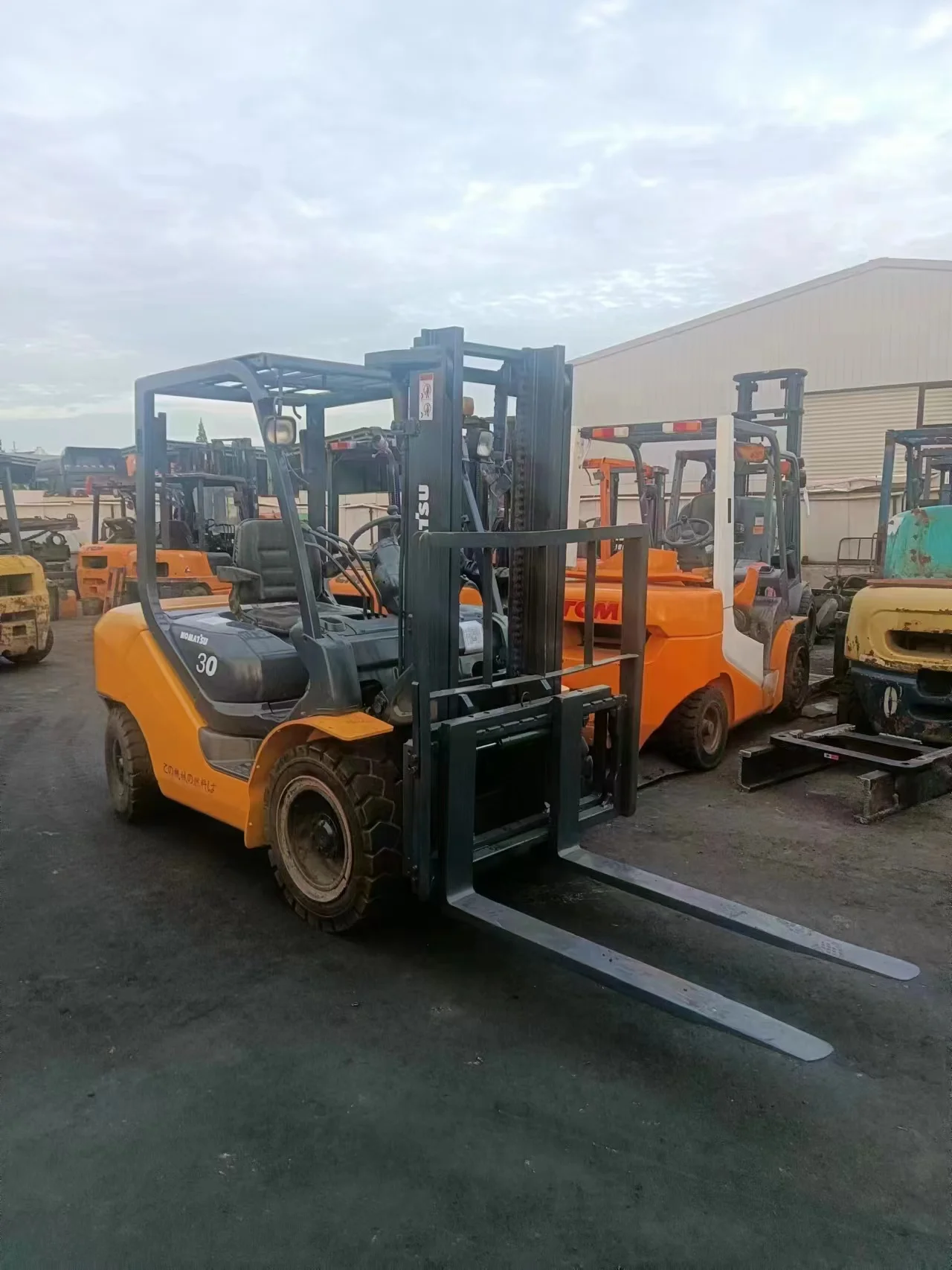 Good price used Komatsu original Japanese used forklifts 30 Komatsu