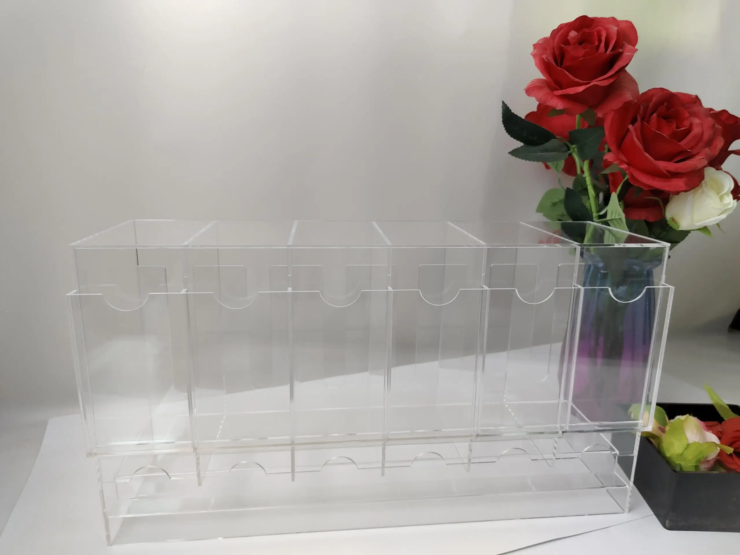 6slots dispenser.jpg