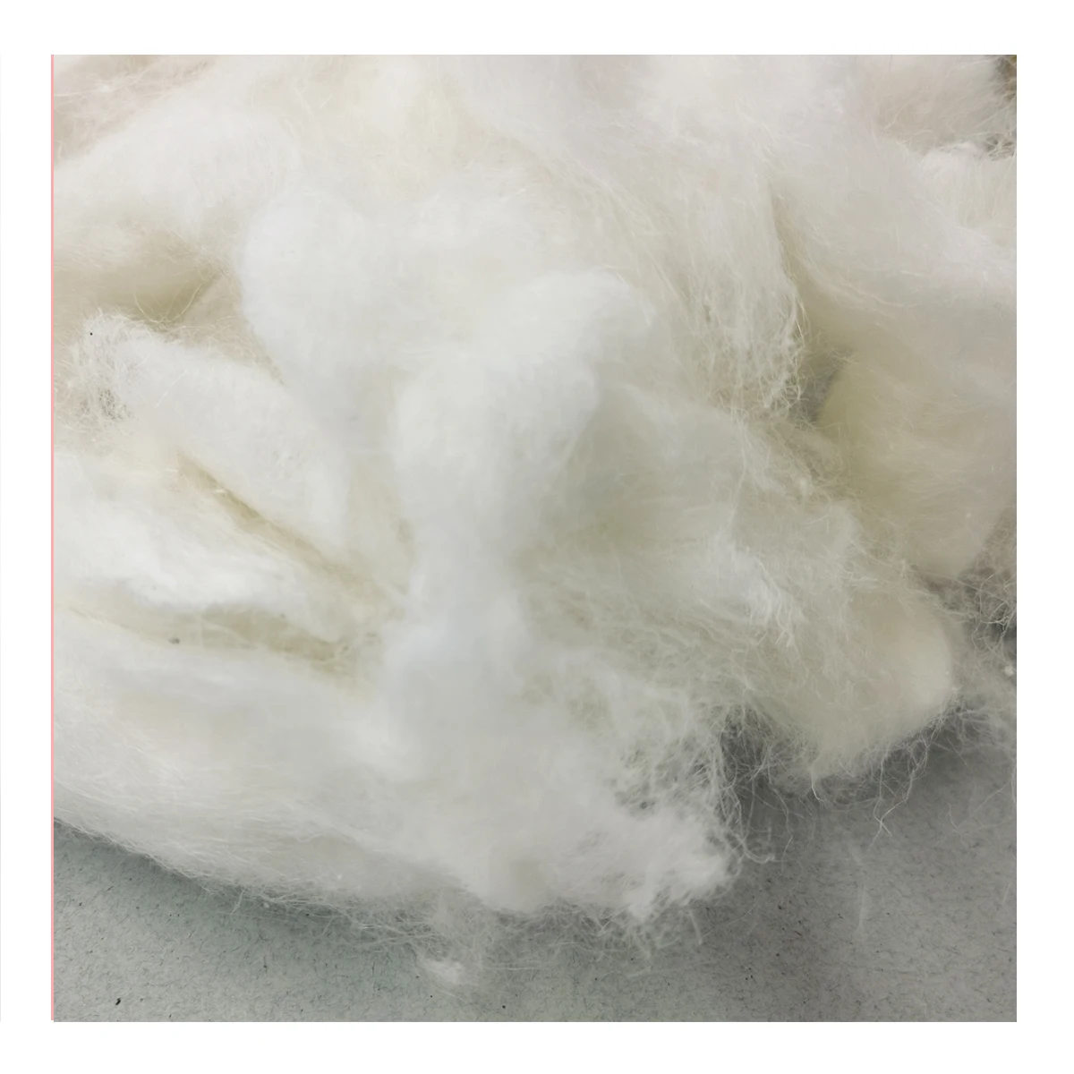 Беленое конопляное волокно на основе смешанной пряжи для прядения и наполнения конопляной