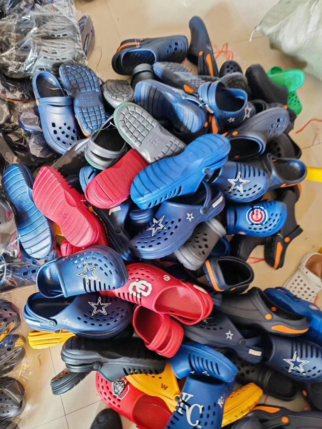 Garden Shoes Men's Sandals Non-slip Soft Color Sandal Closed Toe