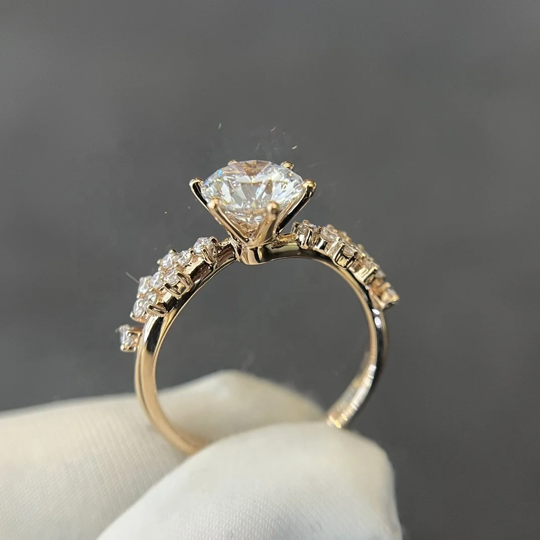 18K Gold Lab-Grown Diamond Ring Round Brilliant