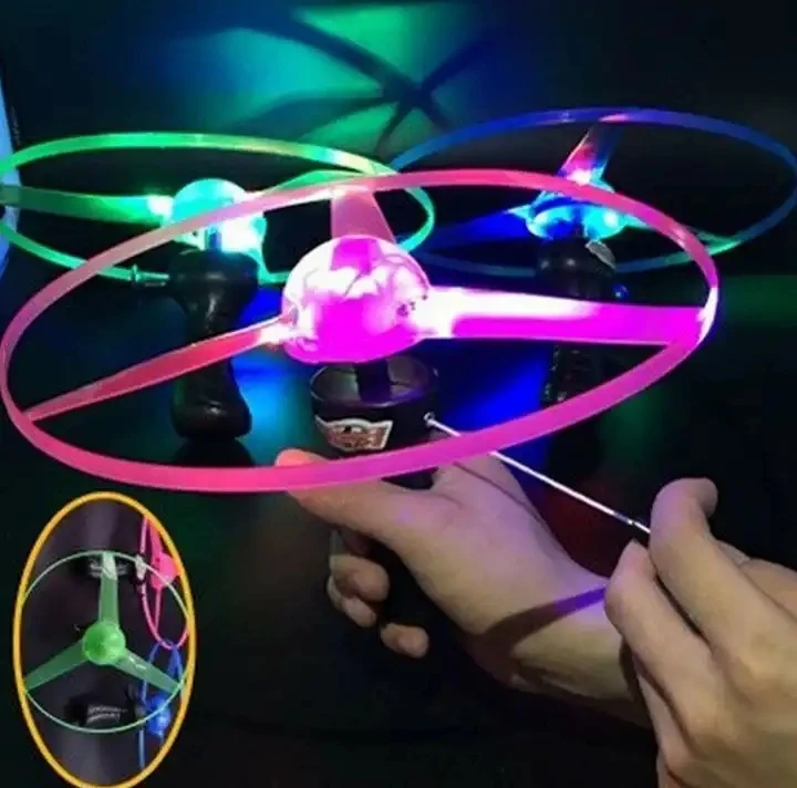 RTS 2023 забавная пластиковая вращающаяся светодиодная летающая тарелка игрушка уличная Летающая дисковая