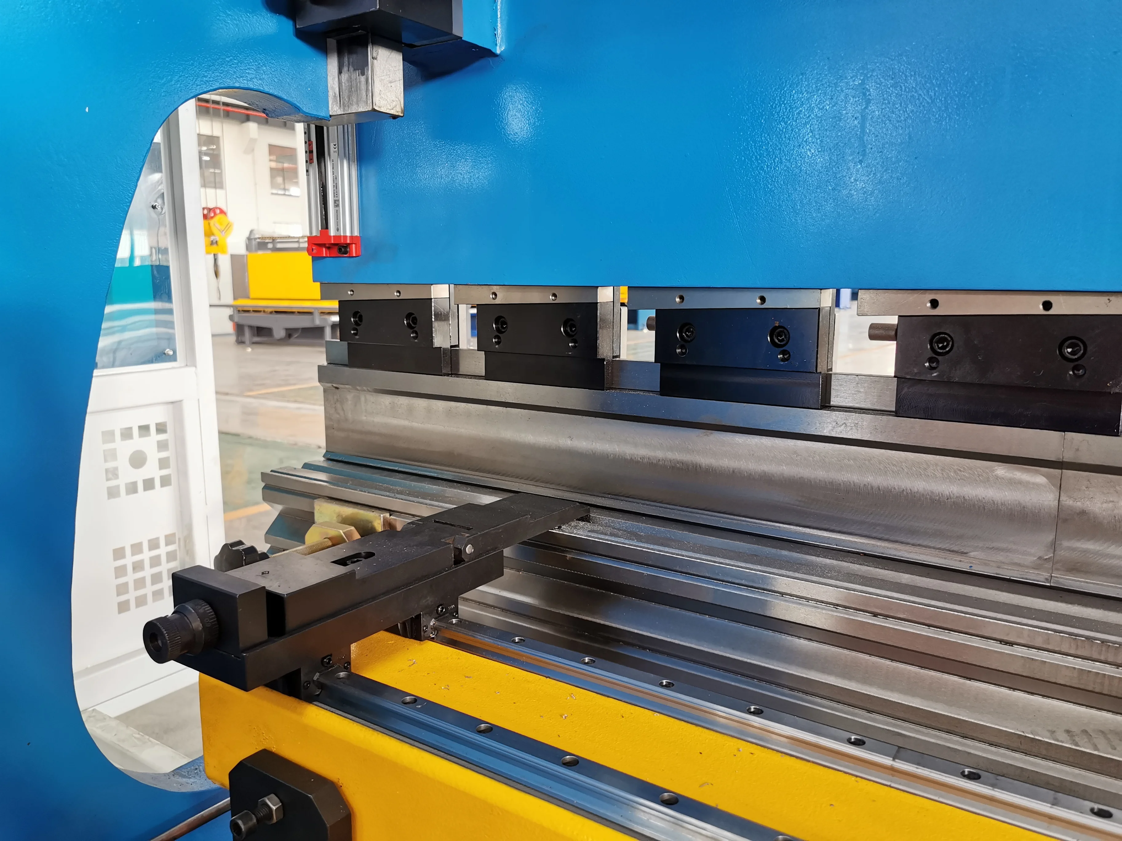 150ton гидравлический cnc Пресс листогибочный станок полностью автоматический