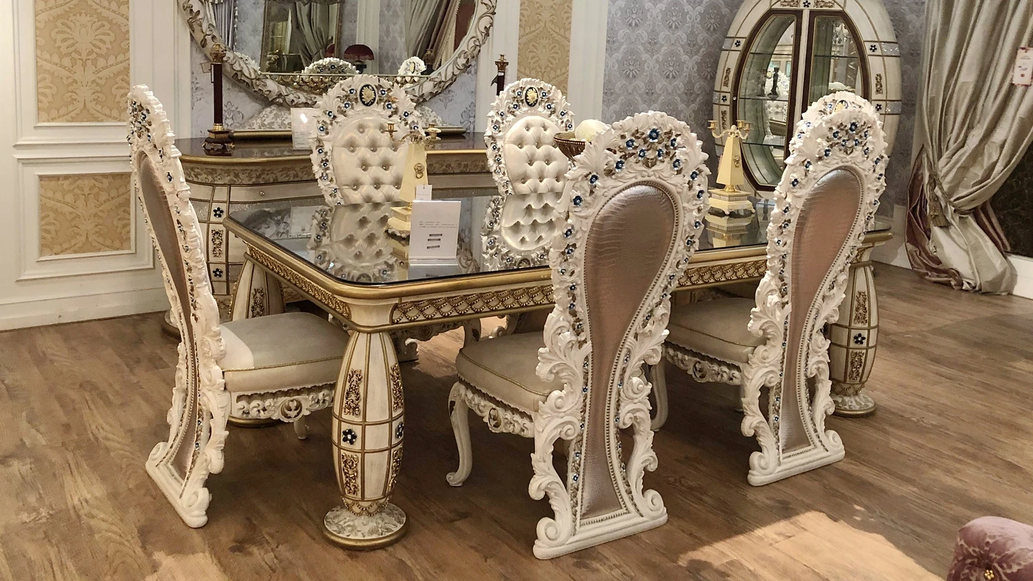 European Classic Style Elegant Antique Gold Wooden Dining Room