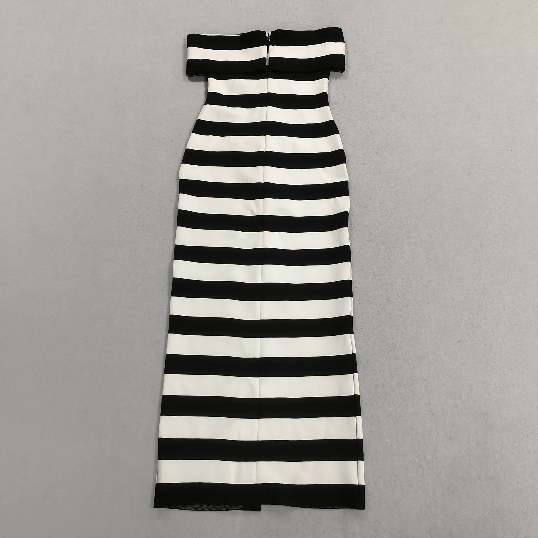 Custom Fashion Off Shoulder Black White Striped Golden Button Bodycon Bandage Maxi Dress Elegant Evening Party Wear For Women Custom Fashion Off Shoulder Black White Striped Golden Button Bodycon Bandage Maxi Dress Elegant Evening Party Wear For Women