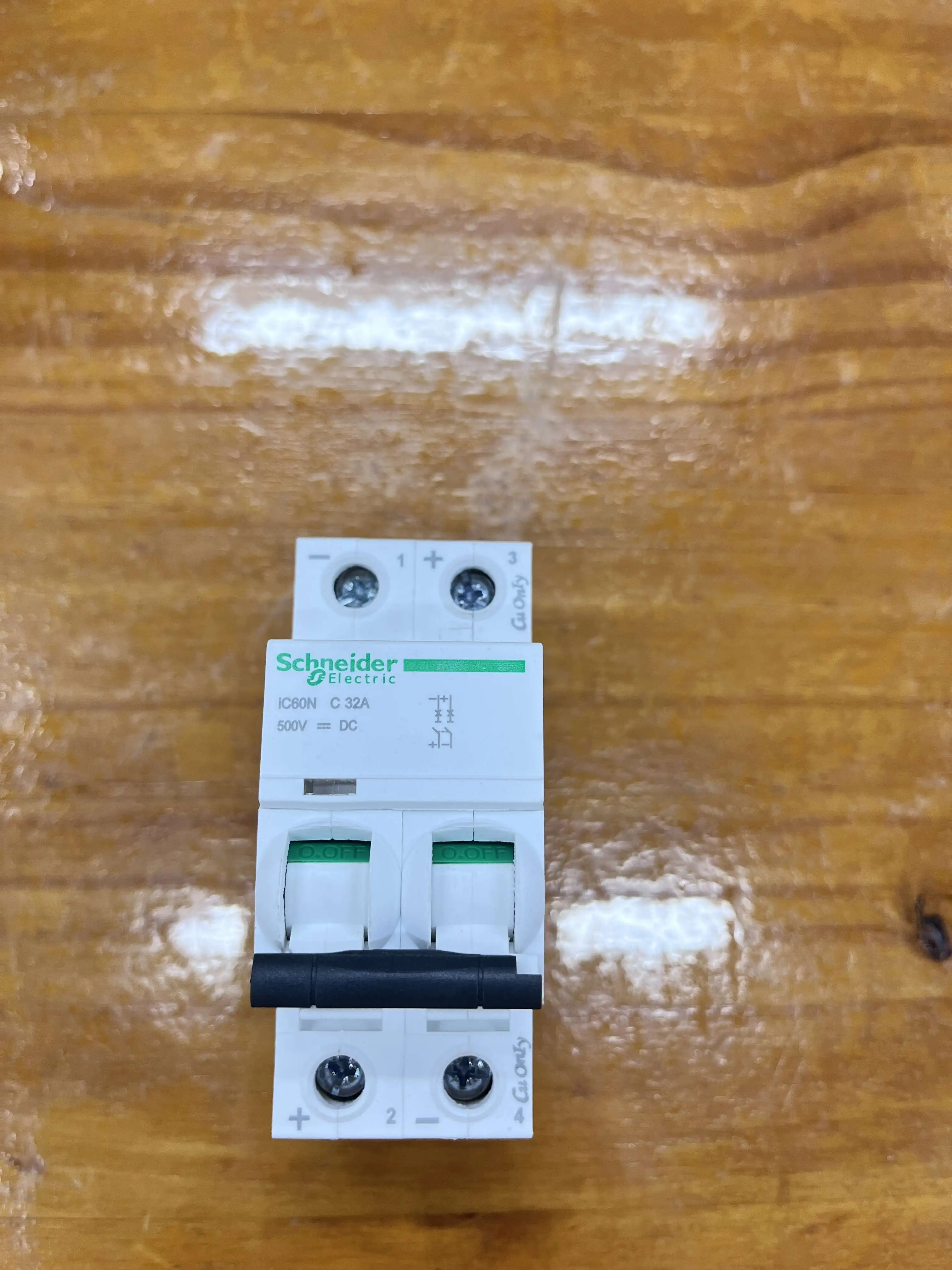 Schneiderr 500v 32a Dc Circuit Breaker Dc Mcb 63a Rated Current 2p 3p