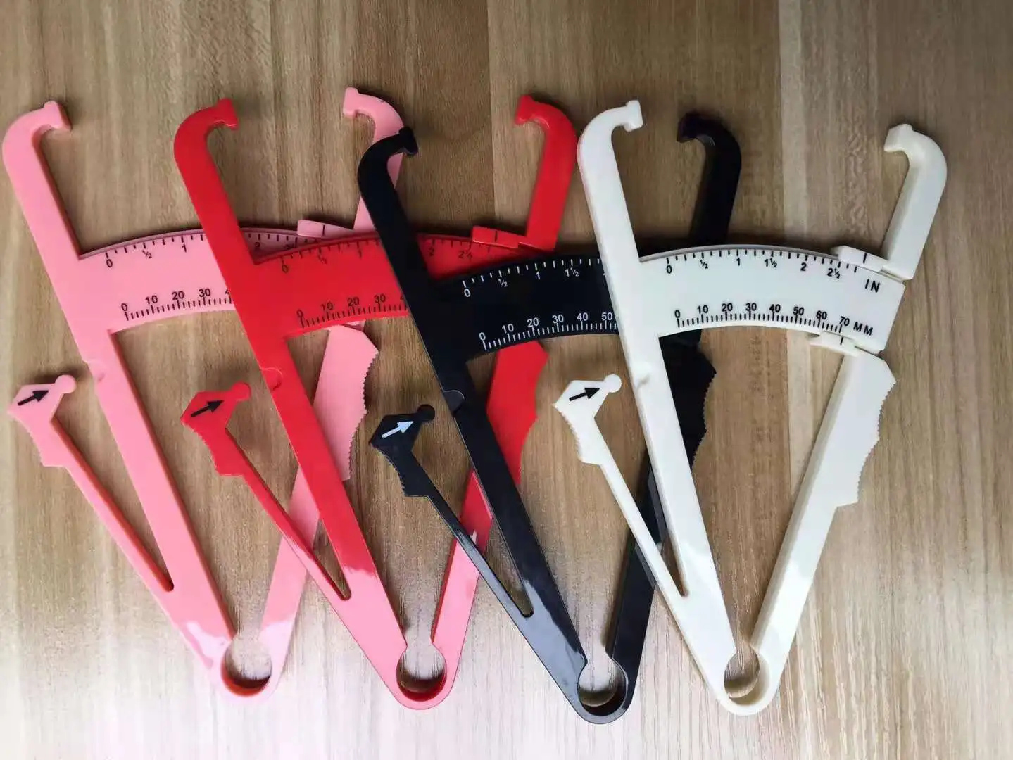 Sebum forceps.jpg