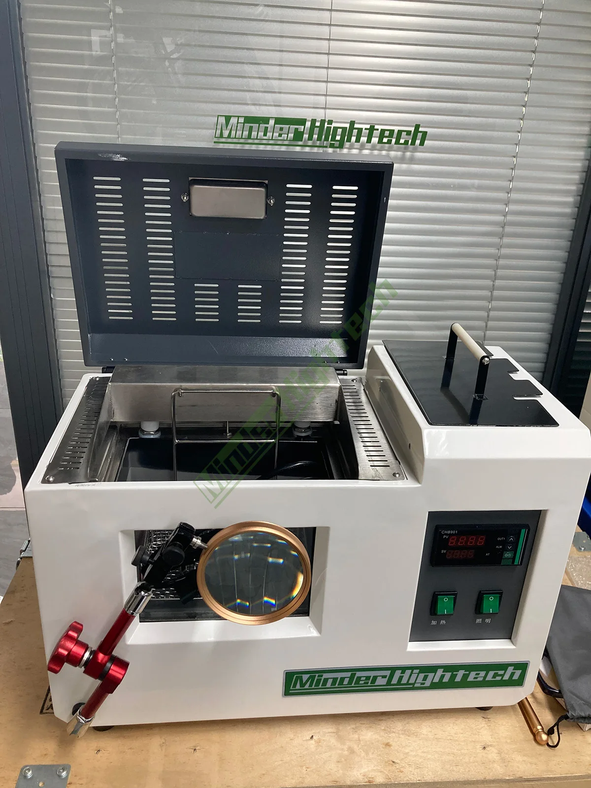 Пристрій для виявлення витоків нагрітого важкого фторованого масла / бульбашковий тестер