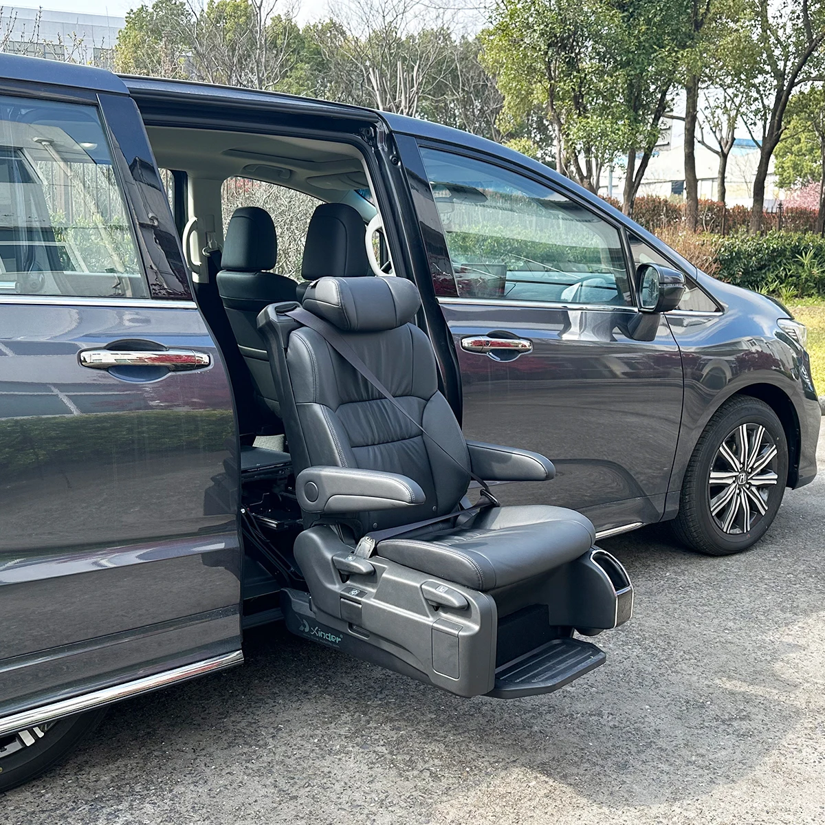 Disability Seating EMC CE Certified Swivel Seat for Disabled - Toyota Sienna
