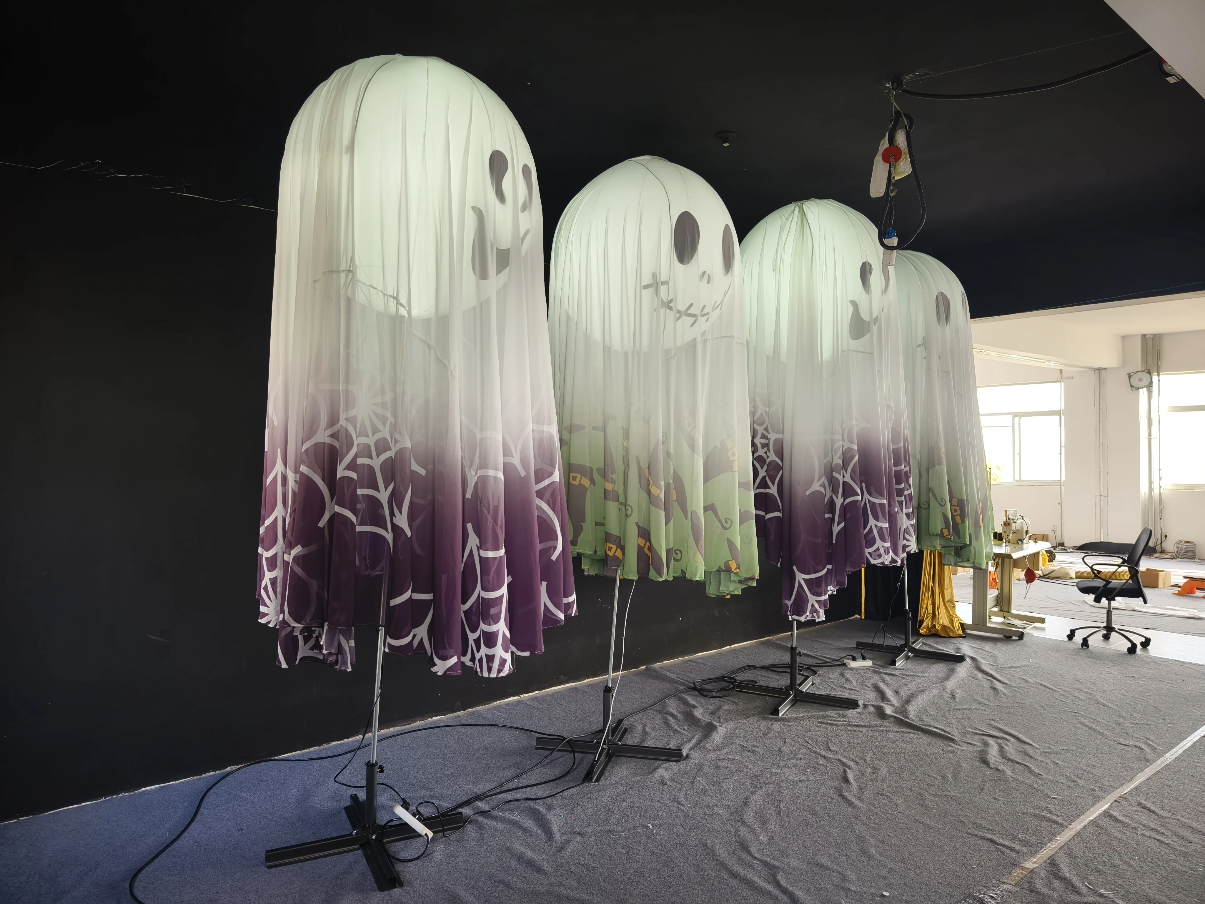 Customized Inflatable Halloween Ghost Model, LED Lighted Inflatable for Commercial Decoration