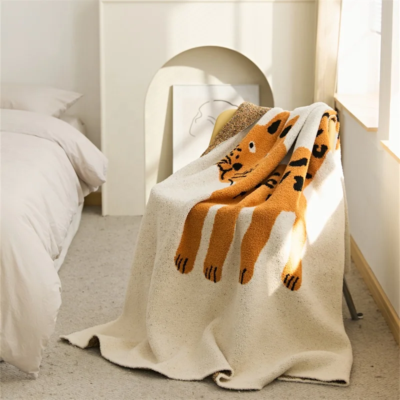 Wholesale  Polyester Cute Cartoon Jacquard Microfiber Knitted Throw Blanket For Winter Home Decoration And Child  BDB supplier