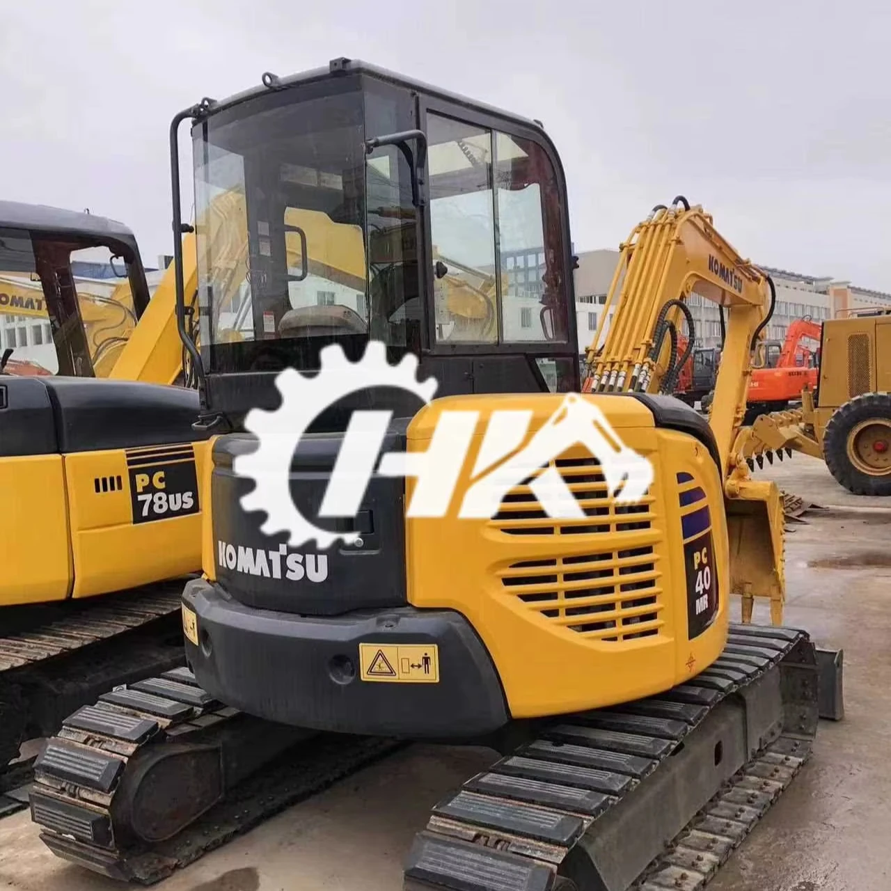 Well-maintained Used Mini komatsu Pc40 Excavator Opened Cabin Pc 40 4 Ton Small Digger for Sale Pc40mr