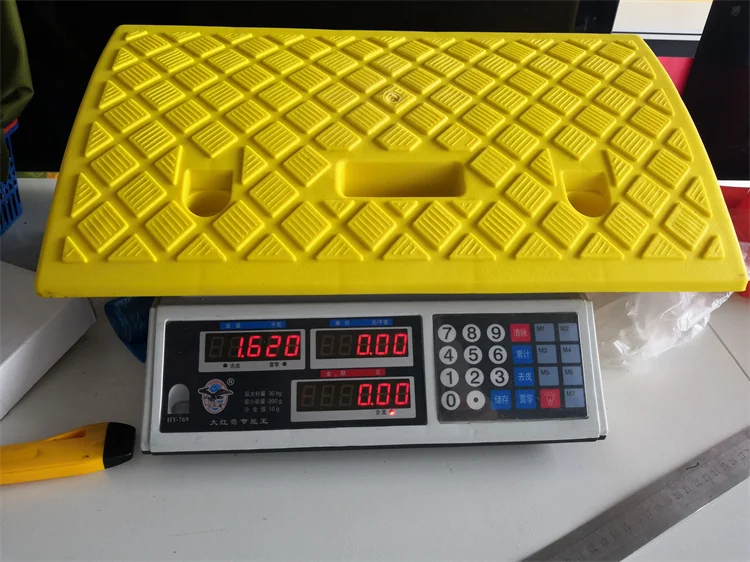 Portable Lightweight Heavy Duty Driveway Sidewalk Plastic Curb Threshold Ramps