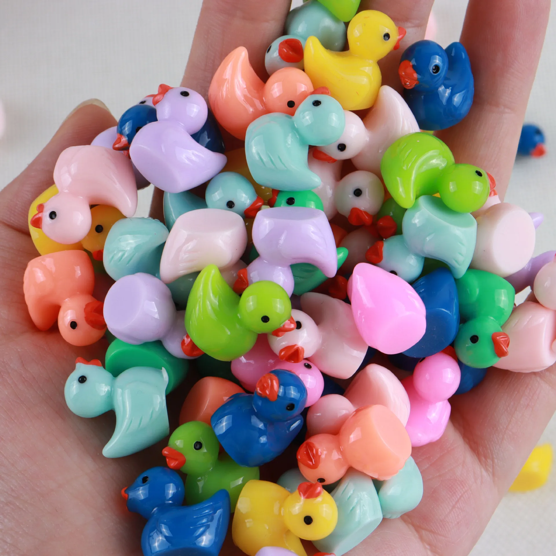 High Quality Luminous Colorful Glow in Dark Duck Miniature Figurine Resin Crafts Night Light Mini Duck Garden Decoration