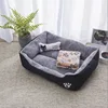 Coperta nera + osso giocattolo