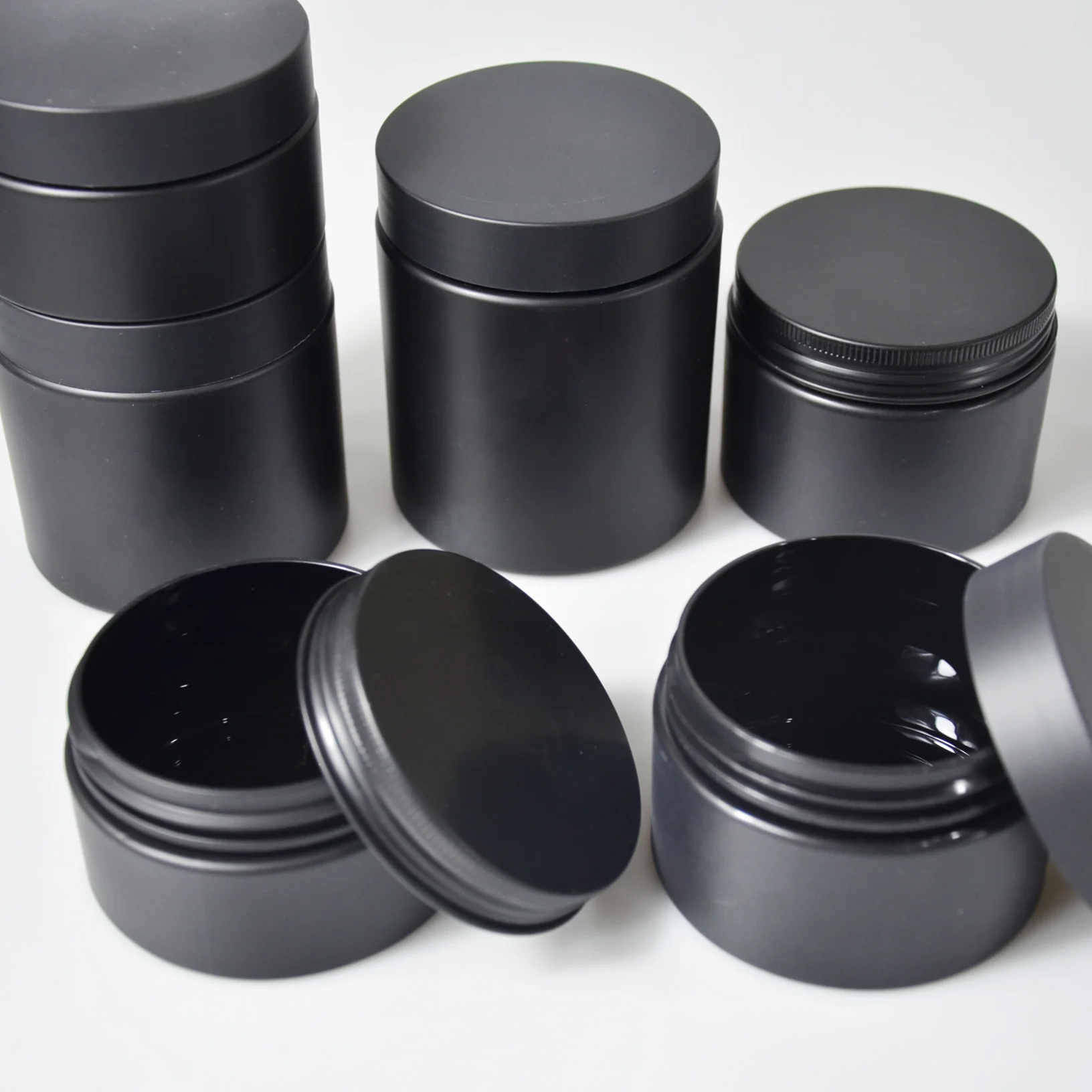 Wholesale Matte Black Color Plastic Jars Empty Cosmetic Packaging