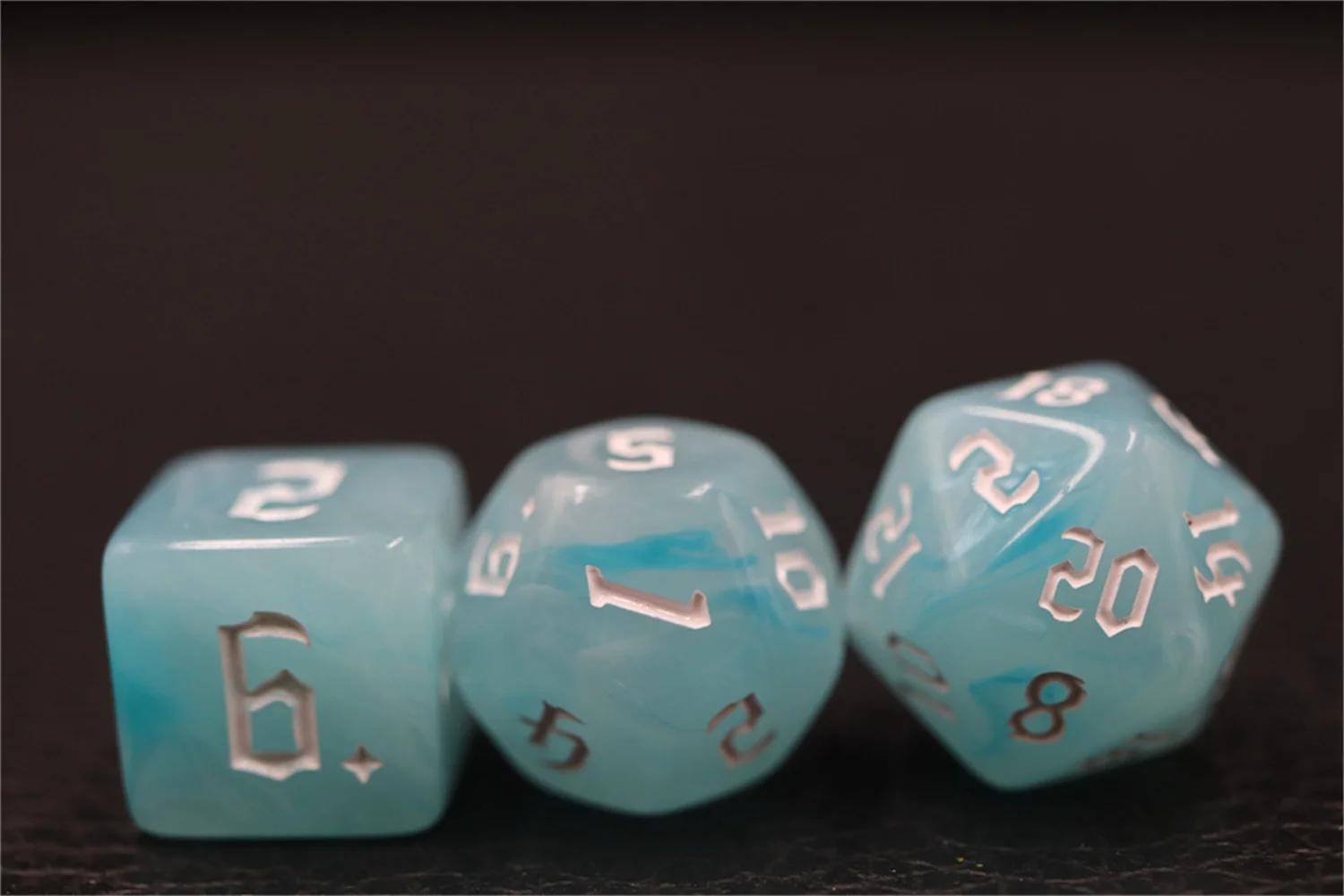 Custom Printed Acrylic D4 D6 D8 D10 D12 D20 DND Polyhedral RPG Engraved Dice-for Wholesales and DND Games manufacture