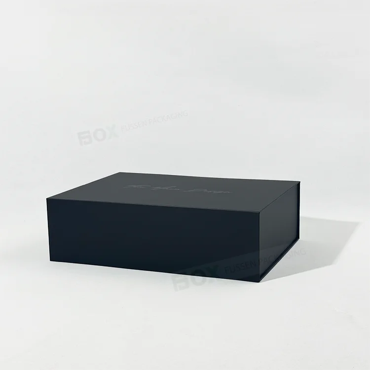 High-End Modern Rigid Cardboard Gift Box Custom Logo Portable Sponge Lining Silver Foil Matt Lamination for Socks Fur Packaging