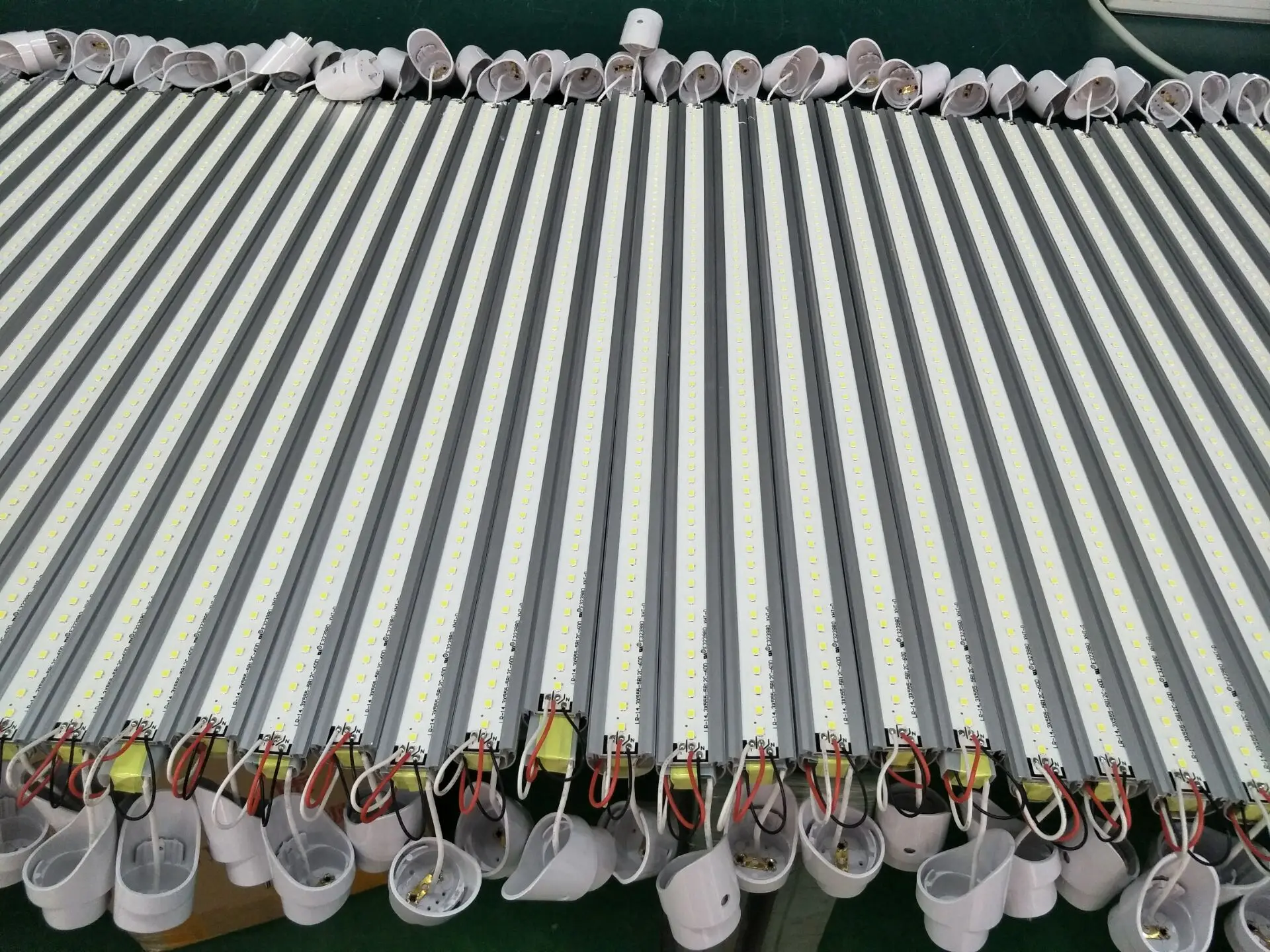 CE ROHS Approved LED Tube T8 590mm T8 LED Tube Light 9w Factory Direct