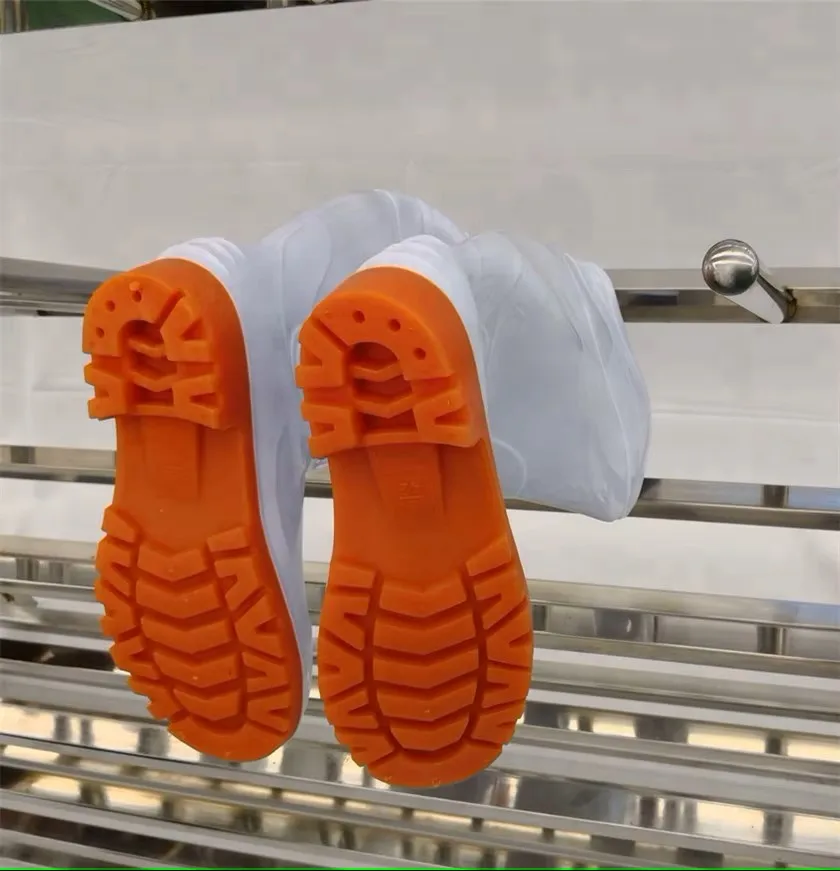 Industrial boot drying equipment for drying footwear of workers in slaughterhouses and food processing plants