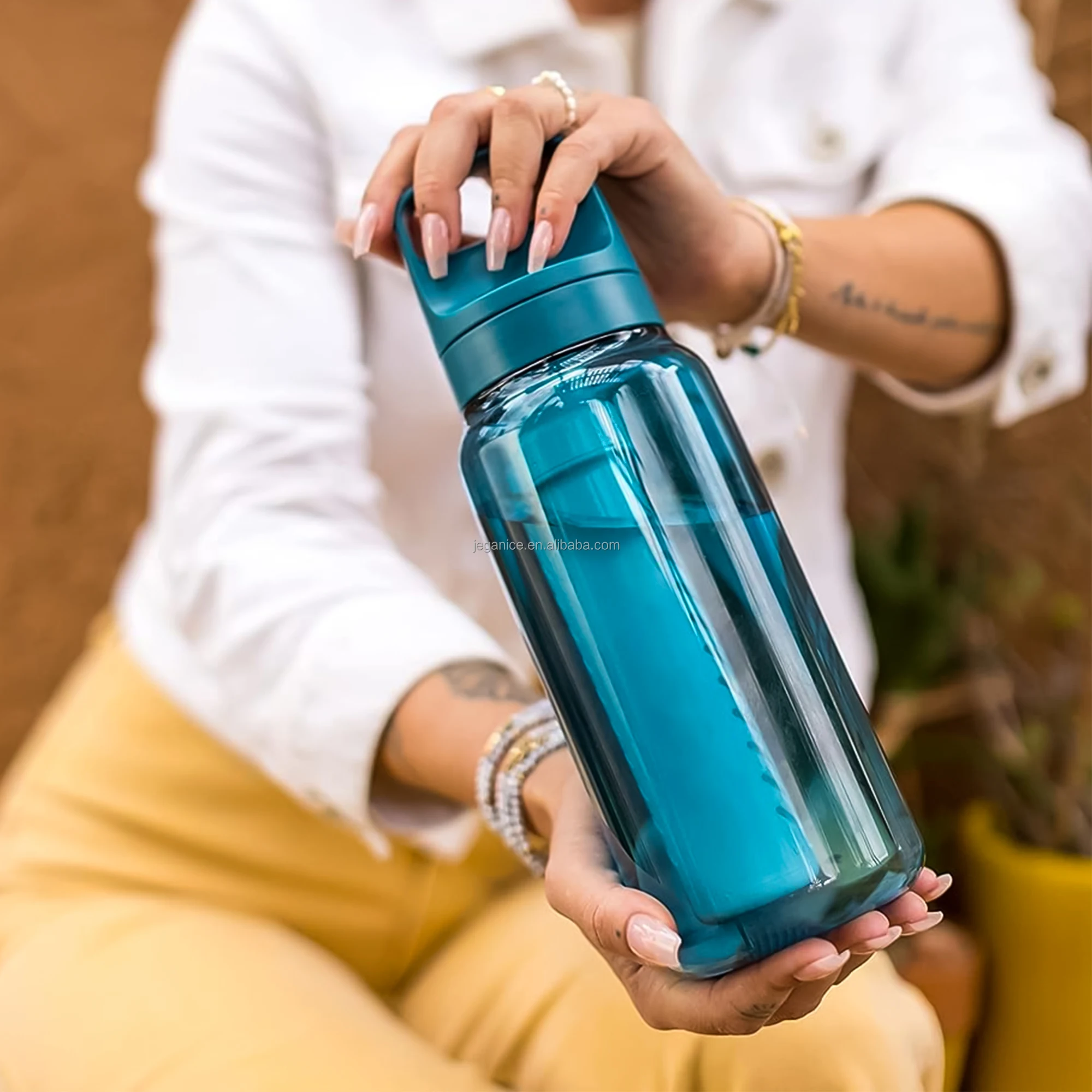 WakiWaki 32oz Stainless Steel Filtered Water Bottle - Portable Water Purifier For Camping, Travel, Hiking