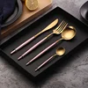 Set di posate da 4 pezzi in oro rosa