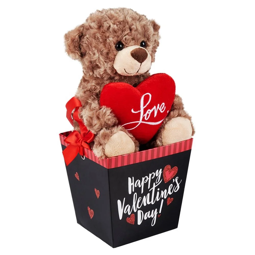 
 Плюшевый медвежонок в подарок на день Св. Валентина  
