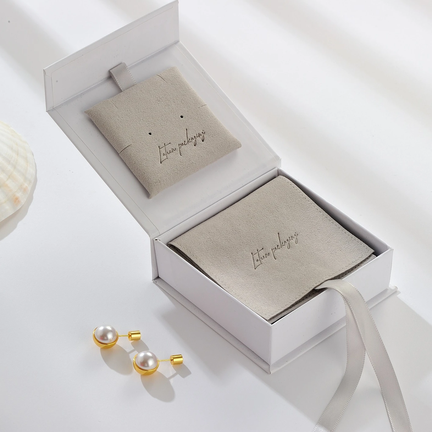 Custom Logo One Stop Pouch Insert Polishing Cloth Foldable Jewelry Box Packaging Jewelry Magnetic Cardboard Flip Gift Boxes
