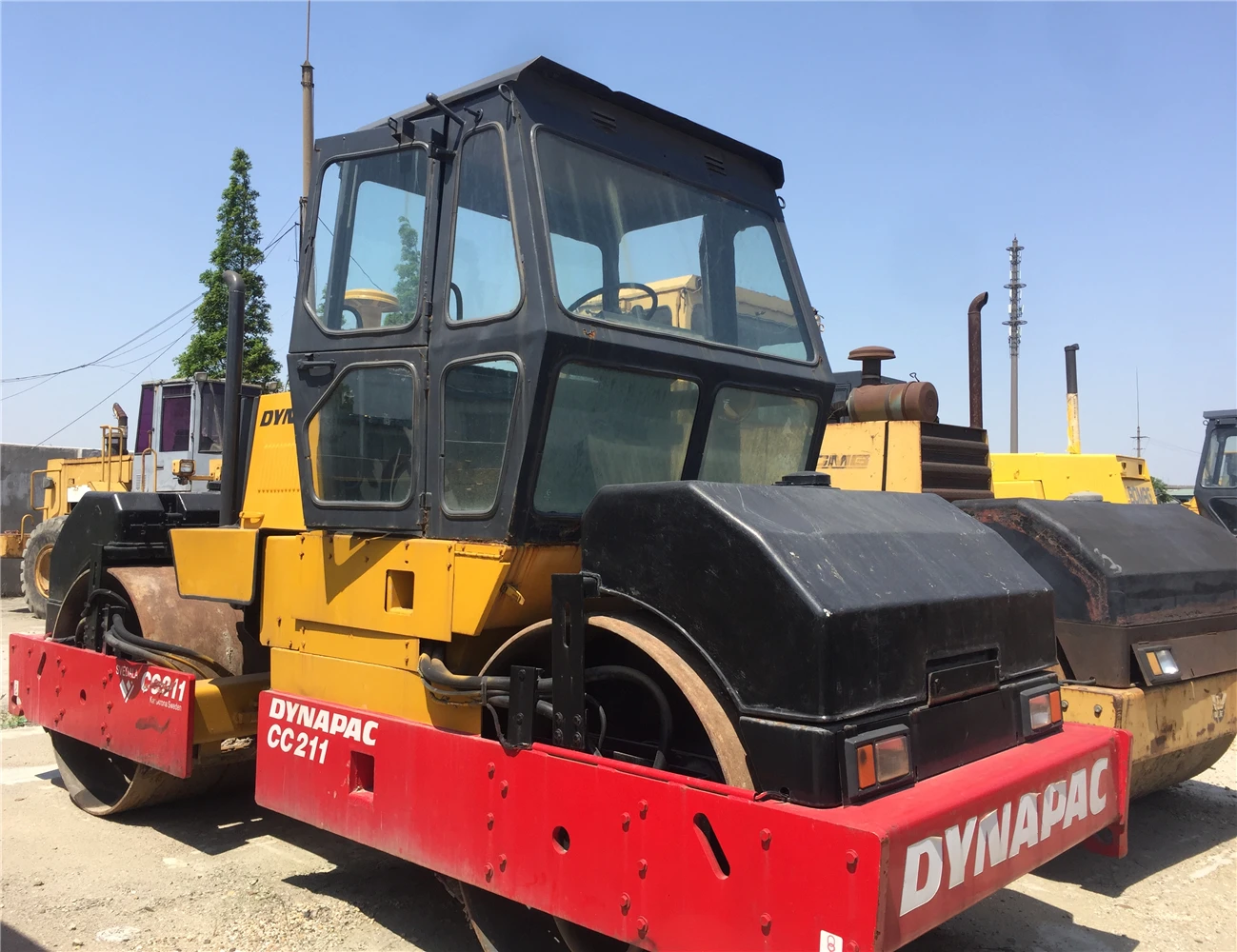 Подержанный ролик подержанного действия Dynapac CC211CA30D CA251D CA25D для продажи с хорошей производительностью и хорошим состоянием