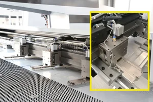 Автоматический CNC револьверный дырокол, отверстие для отверстия, автоматические высокоскоростные штамповочные Машины для листового металла для металлической пластины