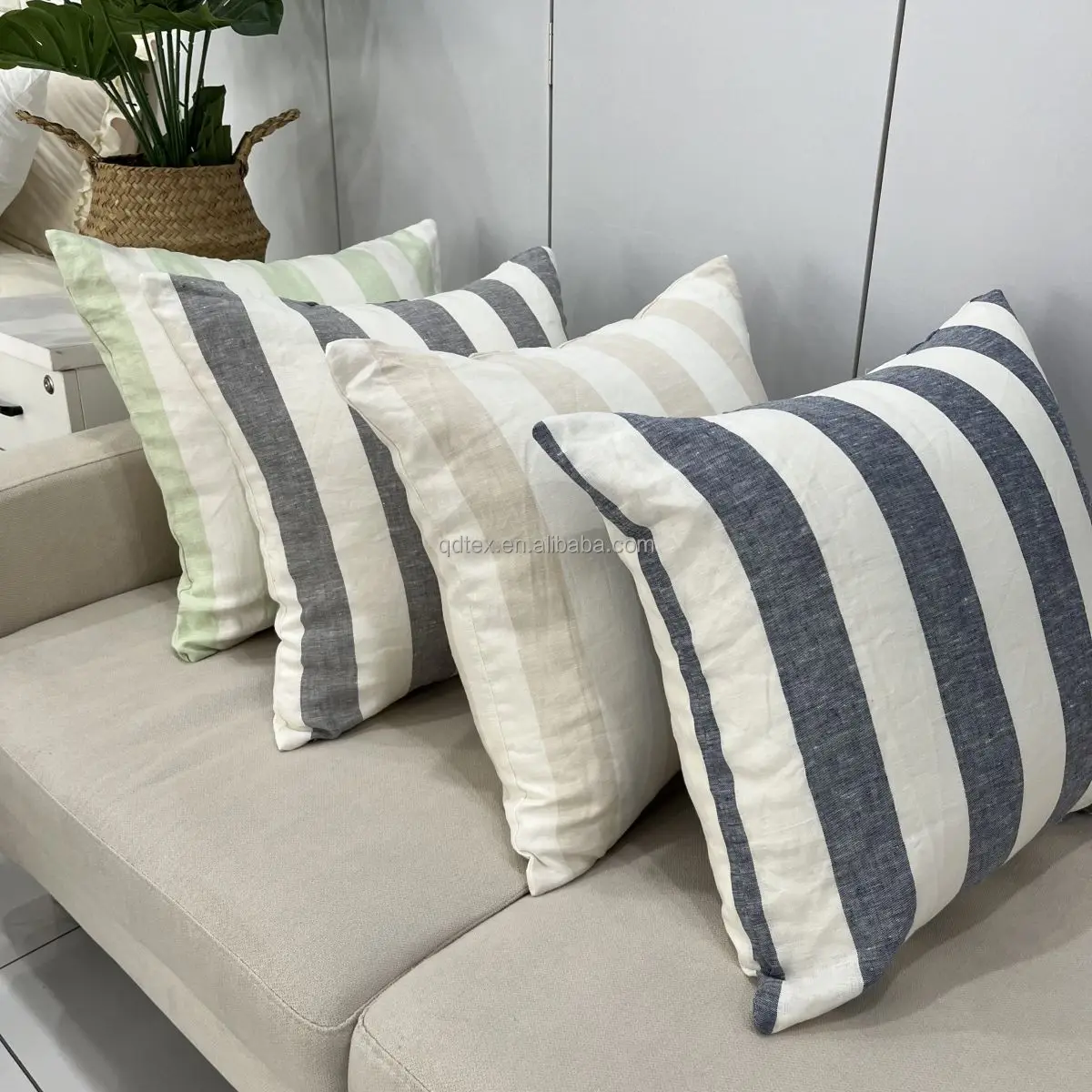 Semplice e moderno cuscino di lino a righe in lino stile nordico