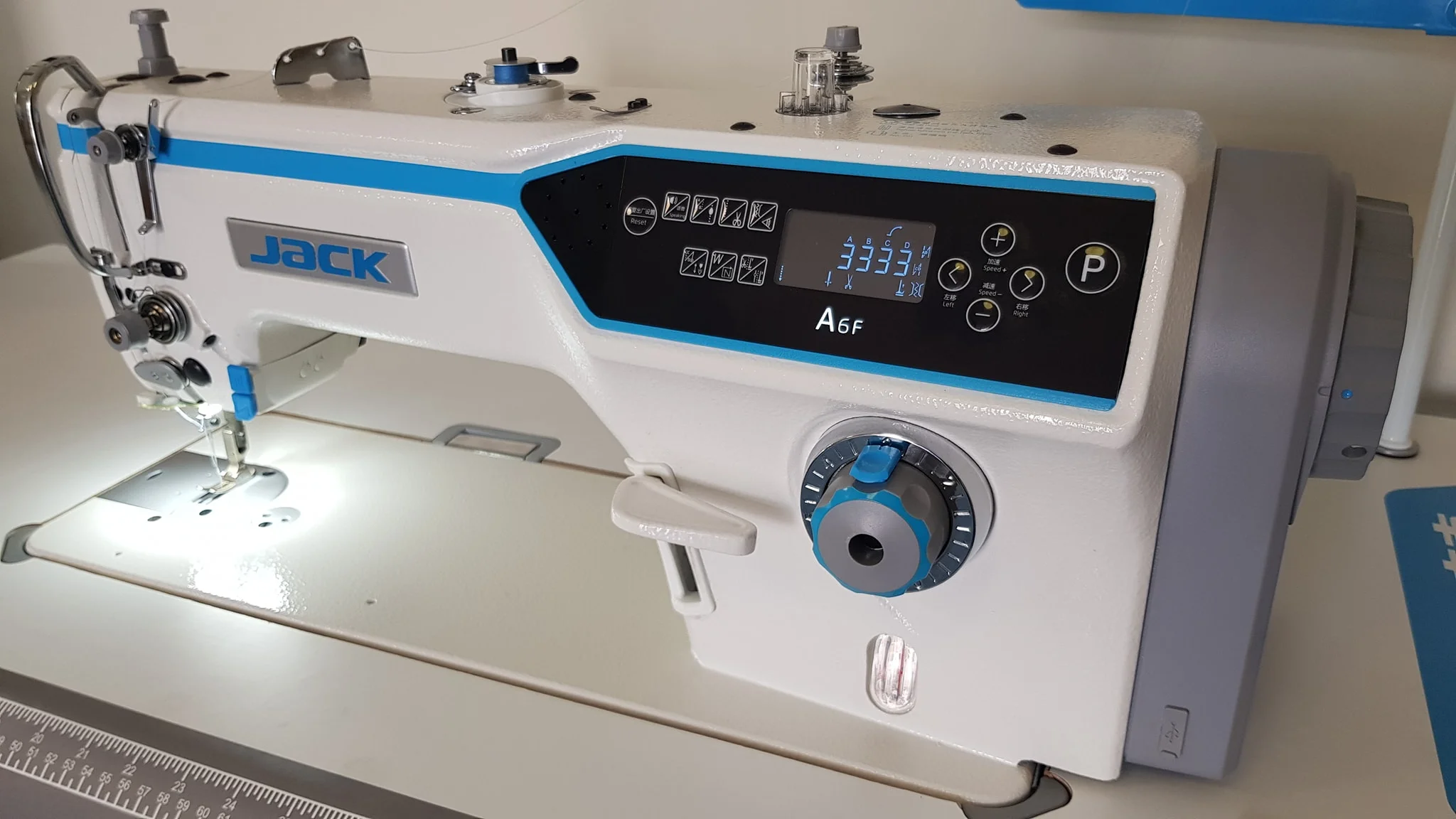Brand New Jack A6F Single Needle Feeding Computer Flat Sewing Machine High Speed