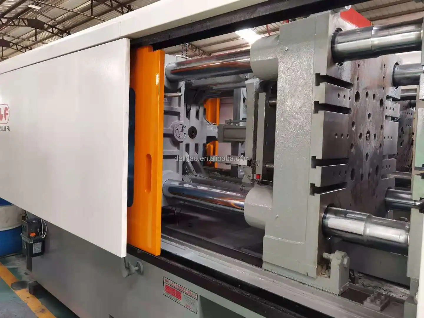 Китай, Тайвань, бренд CHUAN LIH FA CLF-400T, сервопривод для литья под давлением, 400 тонн использованной машины для литья под давлением, точечная продажа