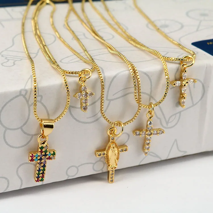 18金ゴールドチェーンネックレス クリスタルチャーム付き