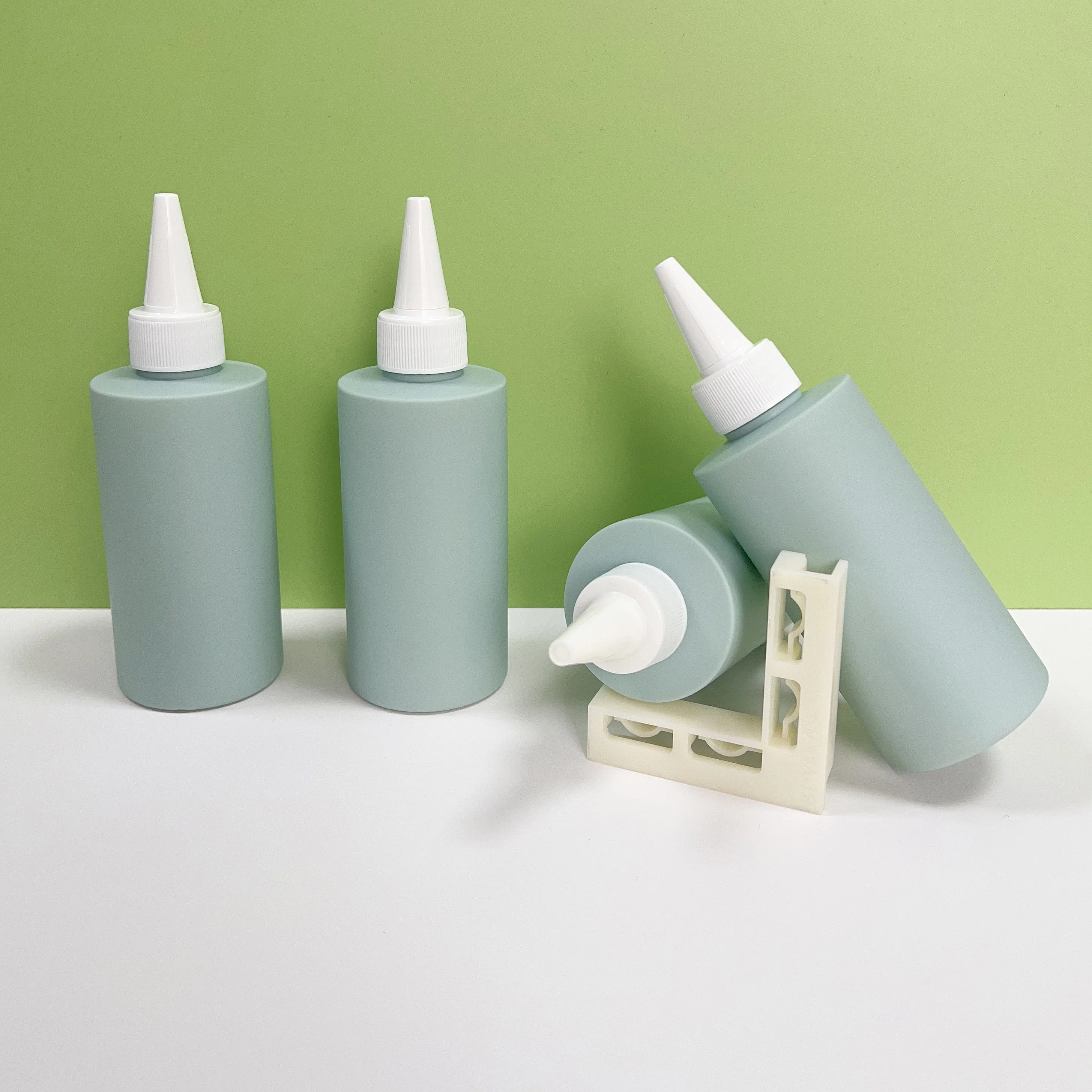 Promotion 150ml Round Deluxe Empty HDPE Plastic Toner Skin Care Lotion Bottle Easy to Squeeze Soft Touch