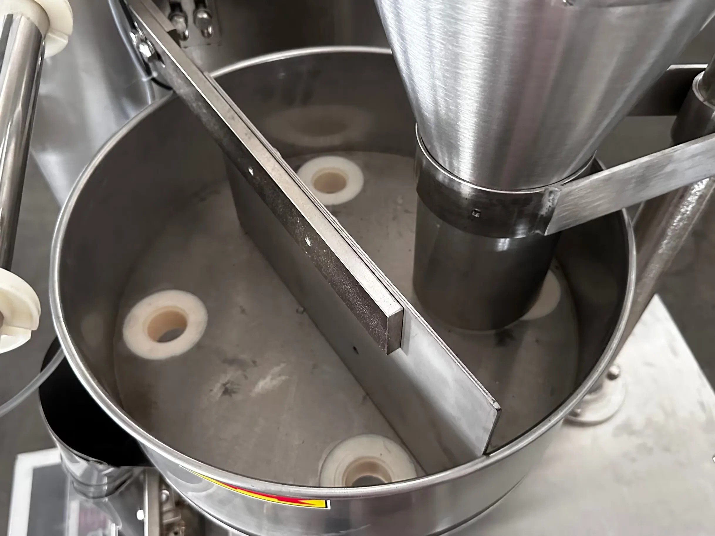 Particle Turntable Back Sealing Three Sides Sealing Packaging Machine